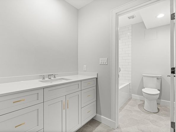 343 Commercial St 212, Boston MA 02109