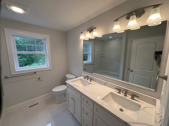 58 Dudley Rd, Billerica MA 01821