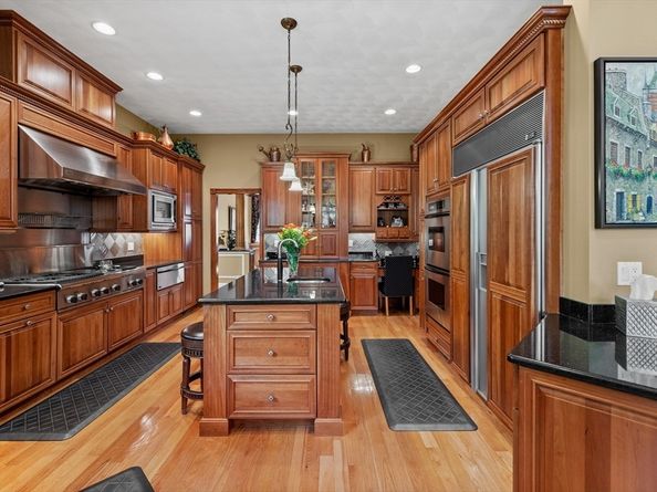37 Grey Lane, Lynnfield MA 01940