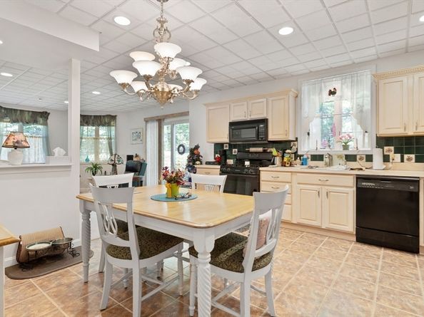37 Grey Lane, Lynnfield MA 01940