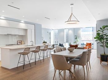 10 Farnsworth St