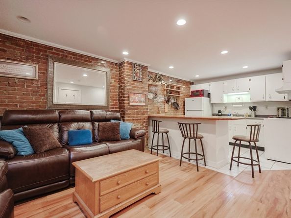 33 Inman St 1B, Cambridge MA 02139