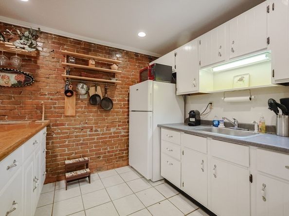 33 Inman St 1B, Cambridge MA 02139