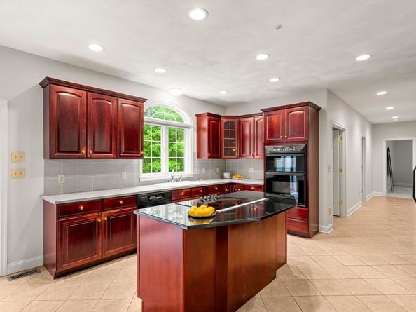 30 Sherwood Drive, North Andover MA 01845