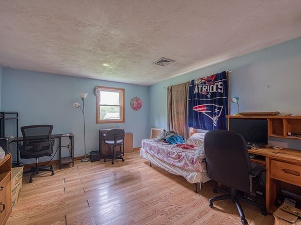 51 Darby Rd, Brockton MA 02302