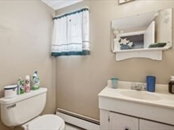 6 Arthur  Woods Ave, Burlington MA 01803