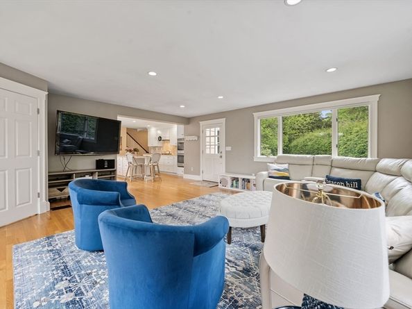 212 Hawthorne Lane, Concord MA 01742