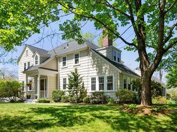 212 Hawthorne Lane
