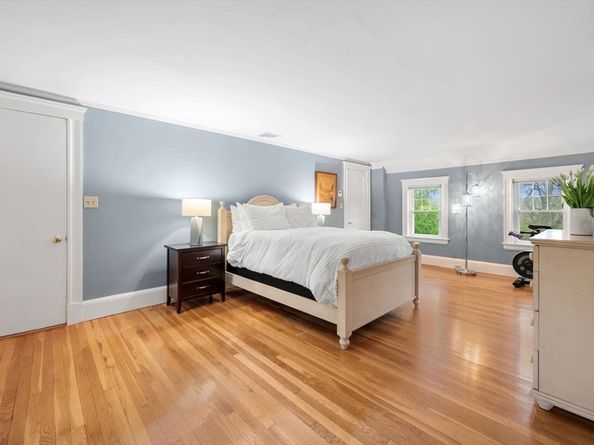212 Hawthorne Lane, Concord MA 01742