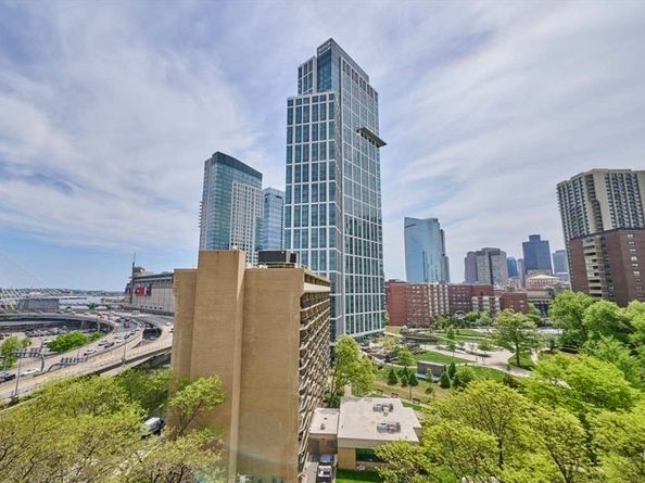 6 Whittier Place 10H, Boston MA 02114
