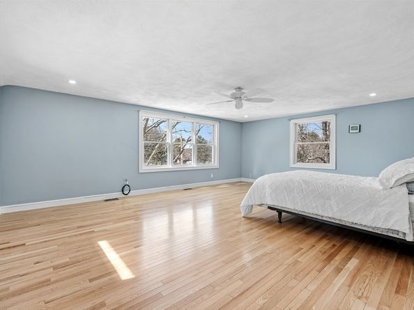655 Central St, Holliston MA 01746