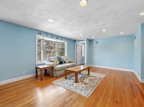 655 Central St, Holliston MA 01746