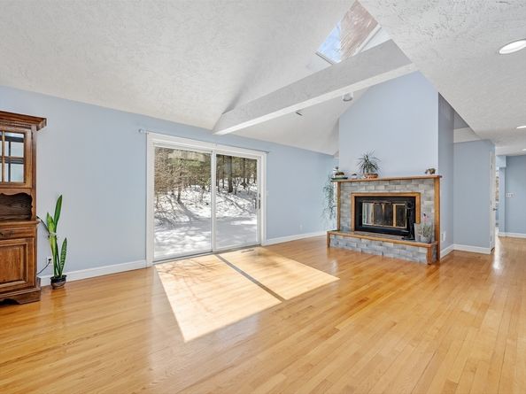 655 Central St, Holliston MA 01746