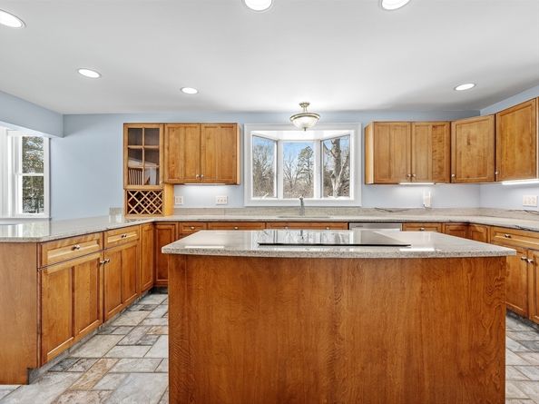 655 Central St, Holliston MA 01746