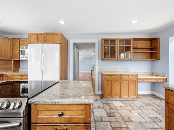 655 Central St, Holliston MA 01746