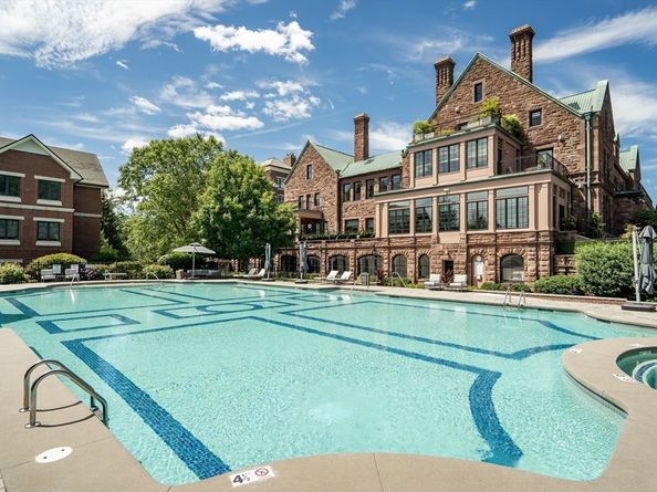 120 Seaver St C102, Brookline MA 02445