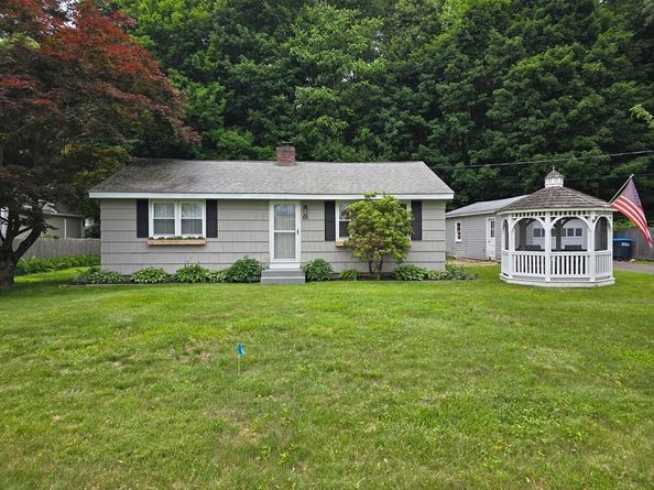 68 Lake Shore Dr, West Brookfield MA 01585