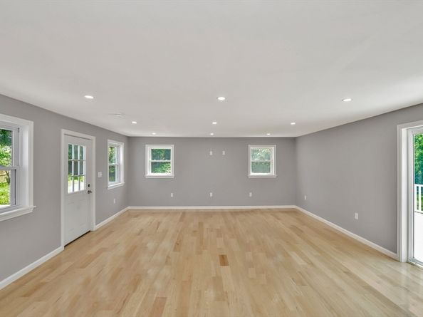 87 Summer St, Abington MA 02351