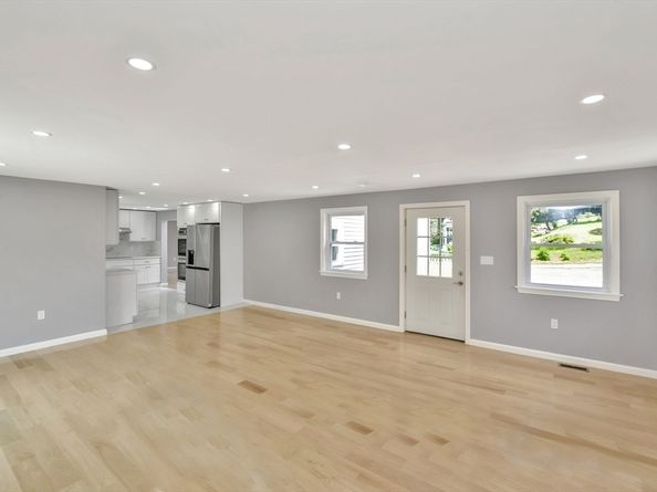 87 Summer St, Abington MA 02351