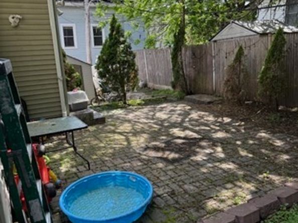 10 Byron St, Worcester MA 01605