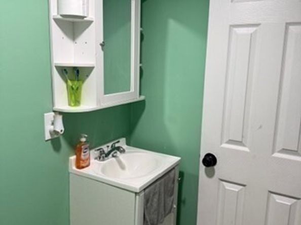 10 Byron St, Worcester MA 01605