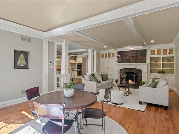 10 Pettees Pond Lane, Walpole MA 02081