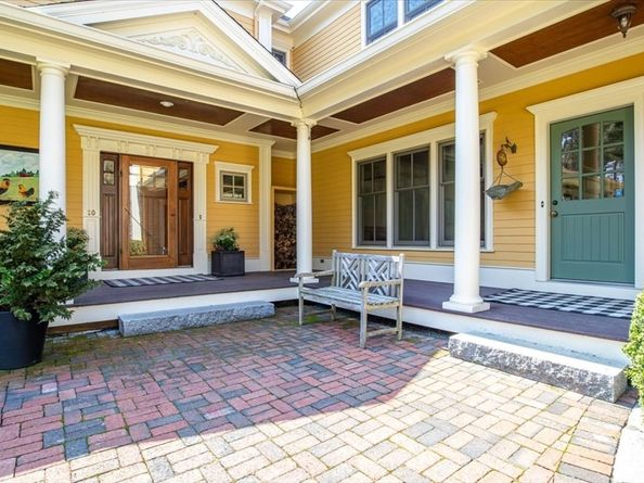 10 Pettees Pond Lane, Walpole MA 02081