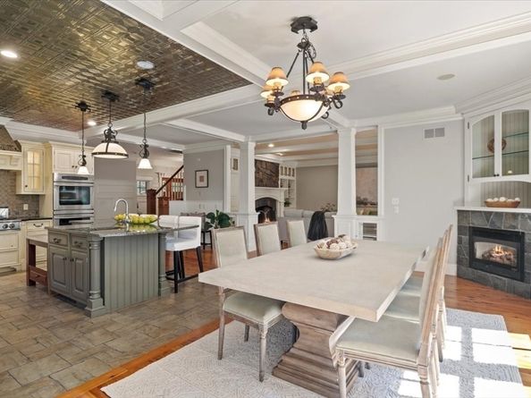 10 Pettees Pond Lane, Walpole MA 02081
