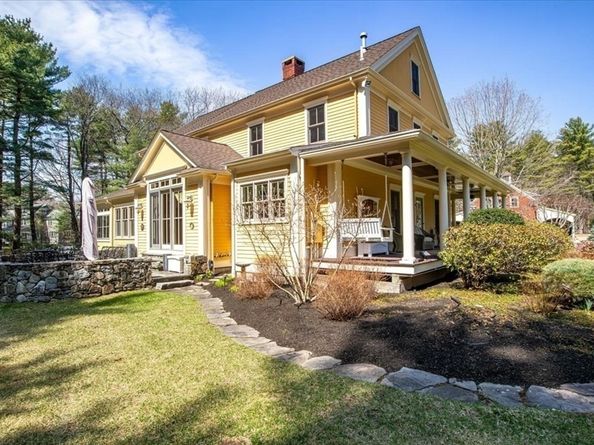 10 Pettees Pond Lane, Walpole MA 02081
