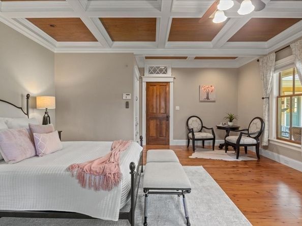 10 Pettees Pond Lane, Walpole MA 02081