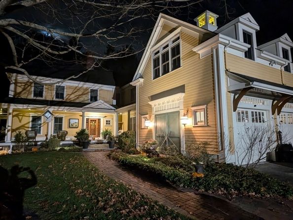 10 Pettees Pond Lane, Walpole MA 02081