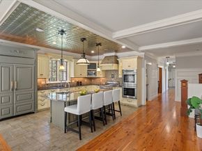 10 Pettees Pond Lane, Walpole MA 02081