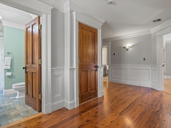 10 Pettees Pond Lane, Walpole MA 02081