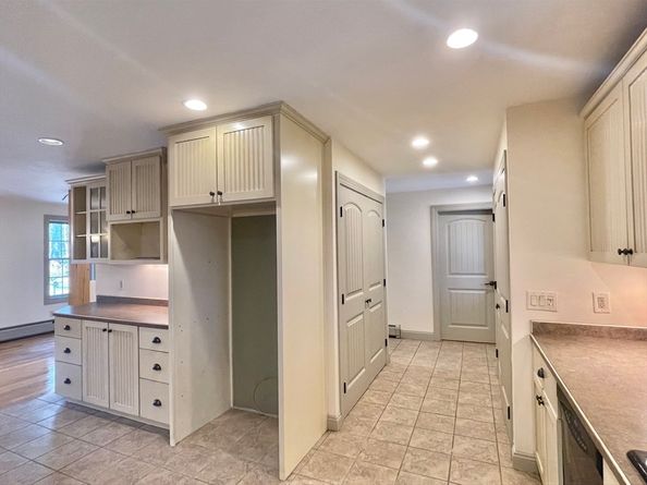 54 Hastings Rd, Spencer MA 01562