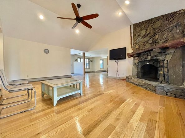 54 Hastings Rd, Spencer MA 01562