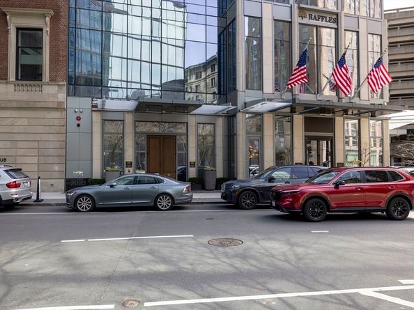 430 Stuart St 1601, Boston MA 02116