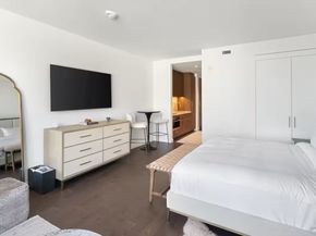 430 Stuart St 1601, Boston MA 02116