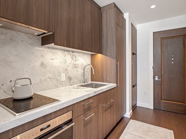 430 Stuart St 1601, Boston MA 02116