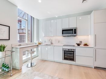 135 Seaport Blvd