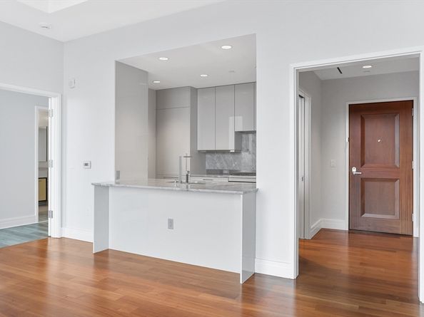 1 Dalton St 3108, Boston MA 02115