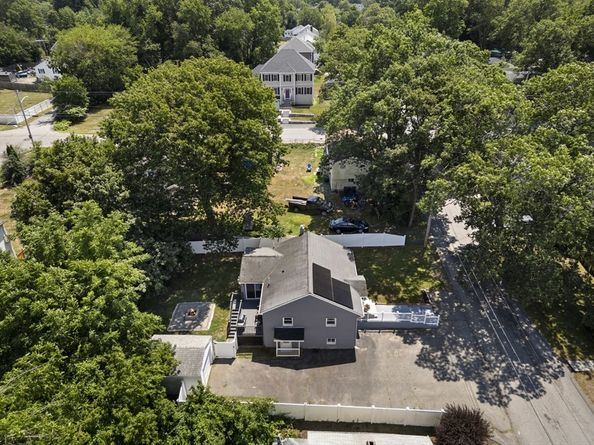 34 Glenvale Ave, Billerica MA 01821