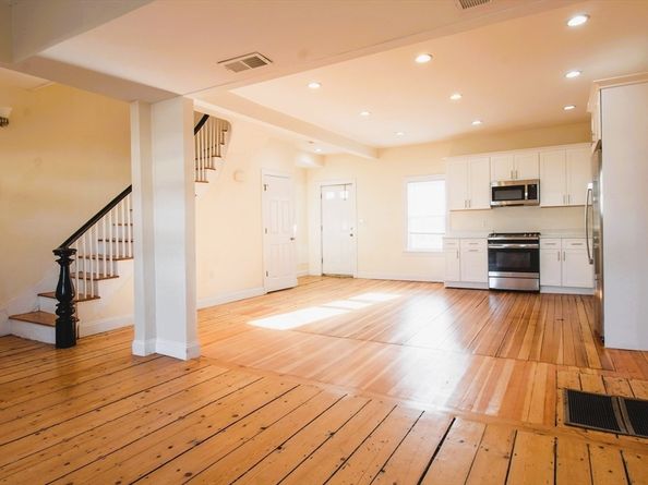 4-16 Humboldt Place, Boston MA 02127