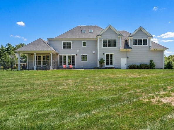 9 Anthony Drive, Sudbury MA 01776