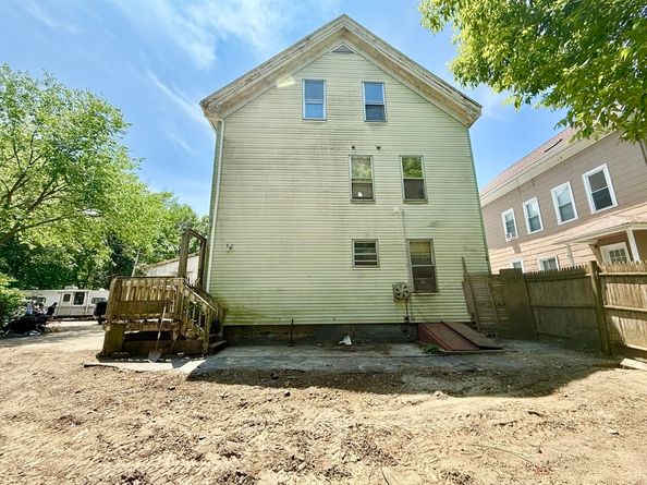 85 Hope St, Millville MA 01529