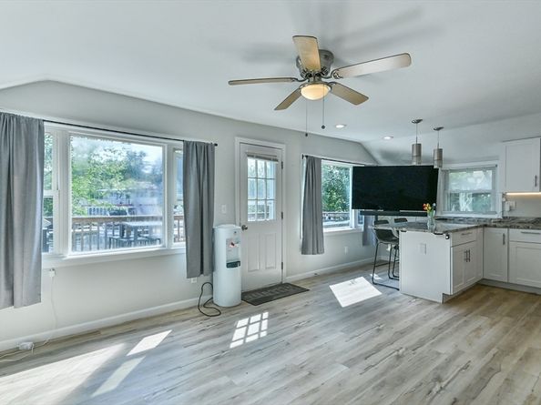 27 Lakeview Rd., Webster MA 01570