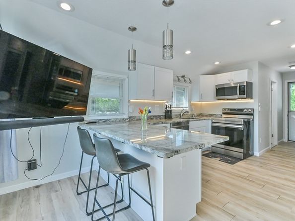 27 Lakeview Rd., Webster MA 01570
