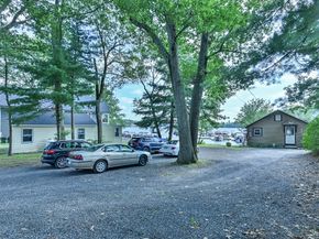 27 Lakeview Rd., Webster MA 01570