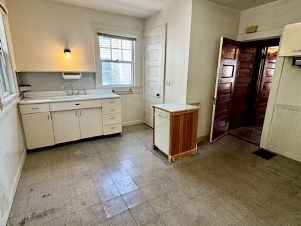 8 Hollis Street, Newton MA 02458
