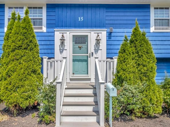15 H St, Hull MA 02045