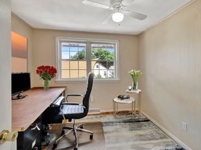 15 H St, Hull MA 02045